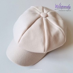 Damski filcowy beret z daszkiem – elegancka alternatywa dla zimowej czapki