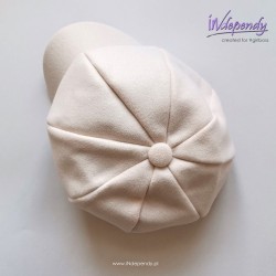 Damski filcowy beret z daszkiem – elegancka alternatywa dla zimowej czapki