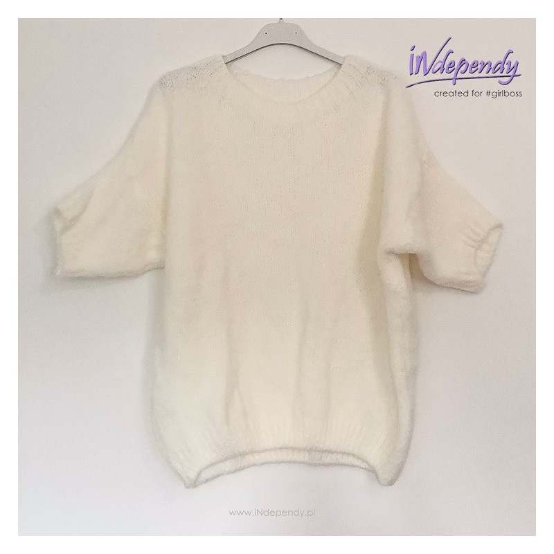Włoski sweterek oversize z krótkim rękawem – kobiecy, miękki i elegancki Włoski sweterek oversize z krótkim rękawem – kobiecy, miękki i elegancki