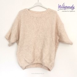 Włoski sweterek oversize z krótkim rękawem – kobiecy, miękki i elegancki