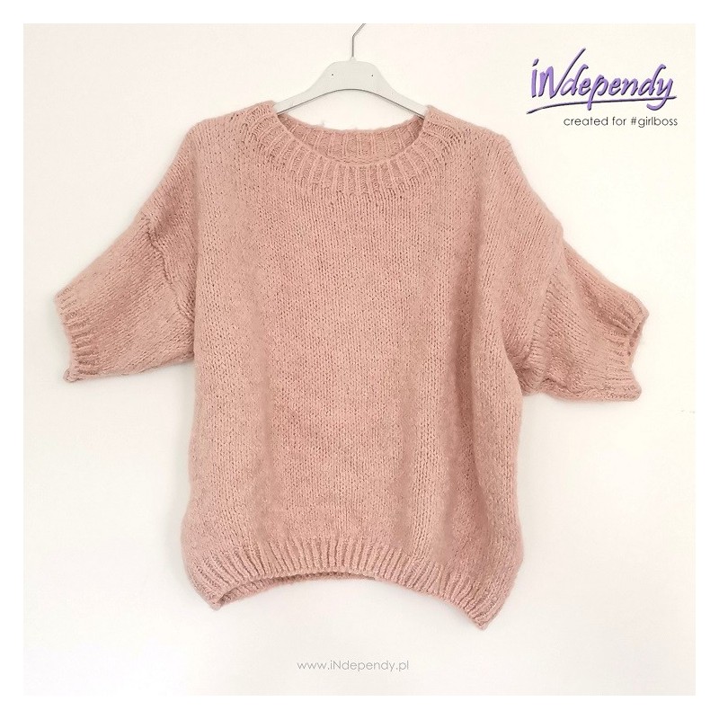 Włoski sweterek oversize z krótkim rękawem – kobiecy, miękki i elegancki Włoski sweterek oversize z krótkim rękawem – kobiecy, miękki i elegancki