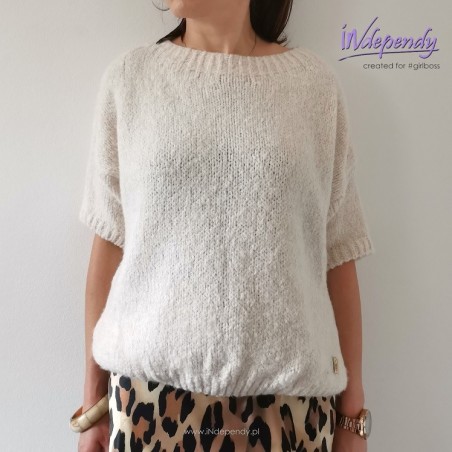 Włoski sweterek oversize z krótkim rękawem – kobiecy, miękki i elegancki