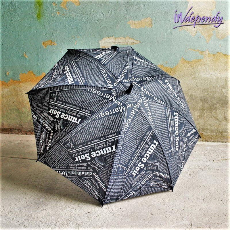 Czarny parasol damski z motywem gazety – pomysł na prezent