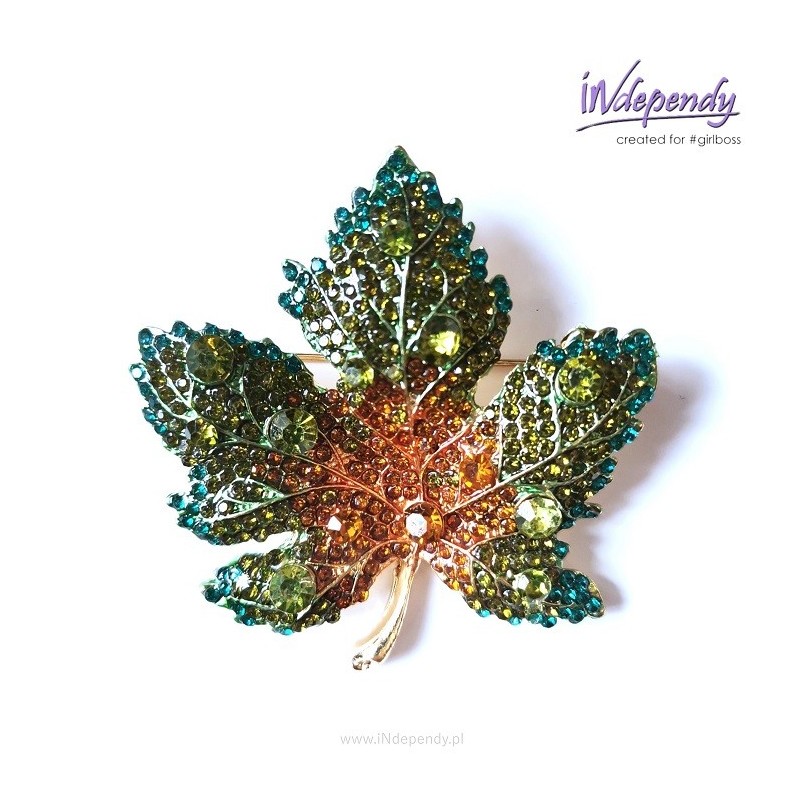 Broszka liść klonu – elegancka biżuteria do płaszcza i swetra