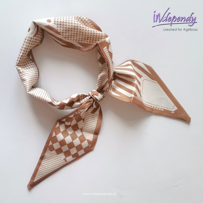 Chustka na szyję damska – mieszanka printów w neutralnej palecie