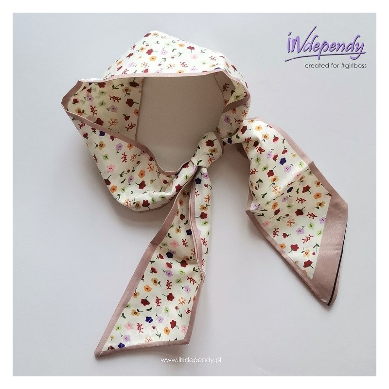 Chustka na szyję satynowa – delikatne kwiatuszki