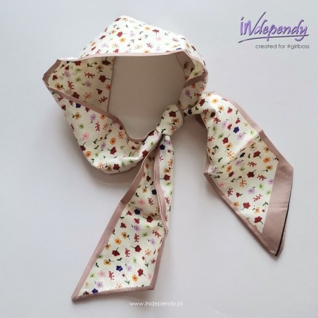 Chustka na szyję satynowa – delikatne kwiatuszki
