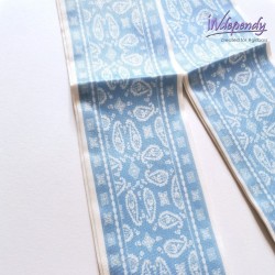 Gawroszka damska – romantyczny baby blue z beżowymi wzorami