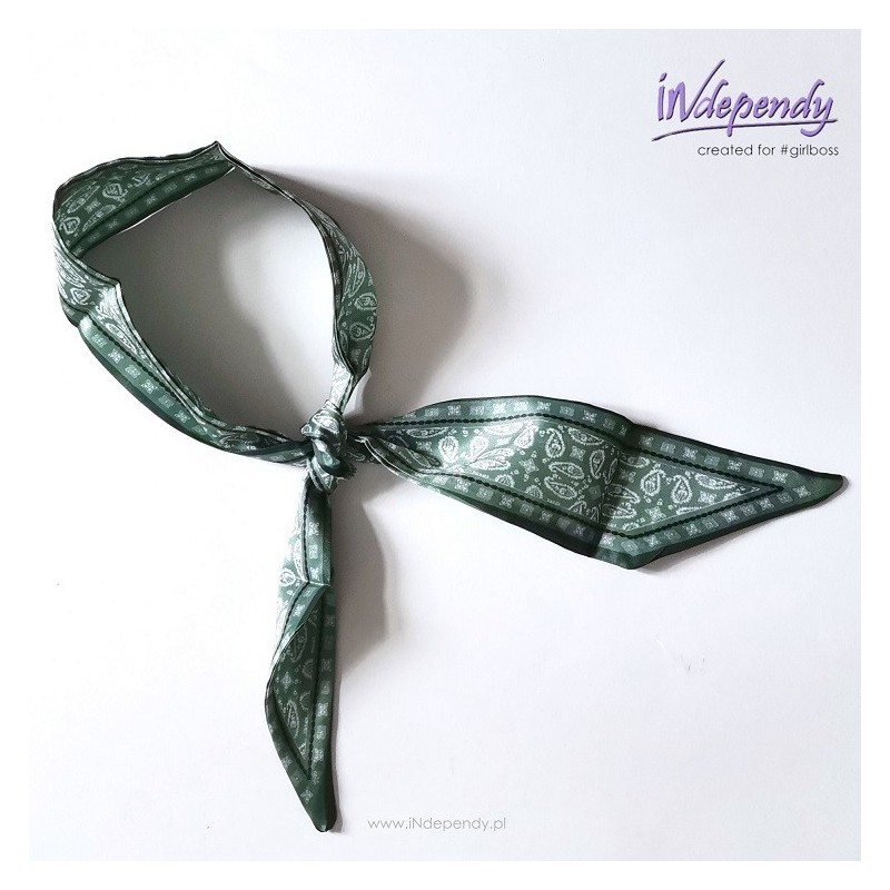 Chustka na szyję satynowa – zielona z konturowym wzorem