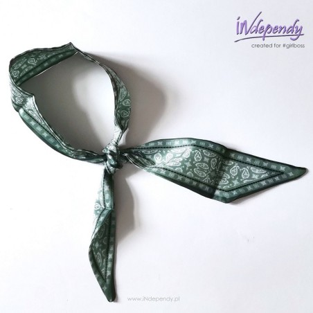 Chustka na szyję satynowa – zielona z konturowym wzorem