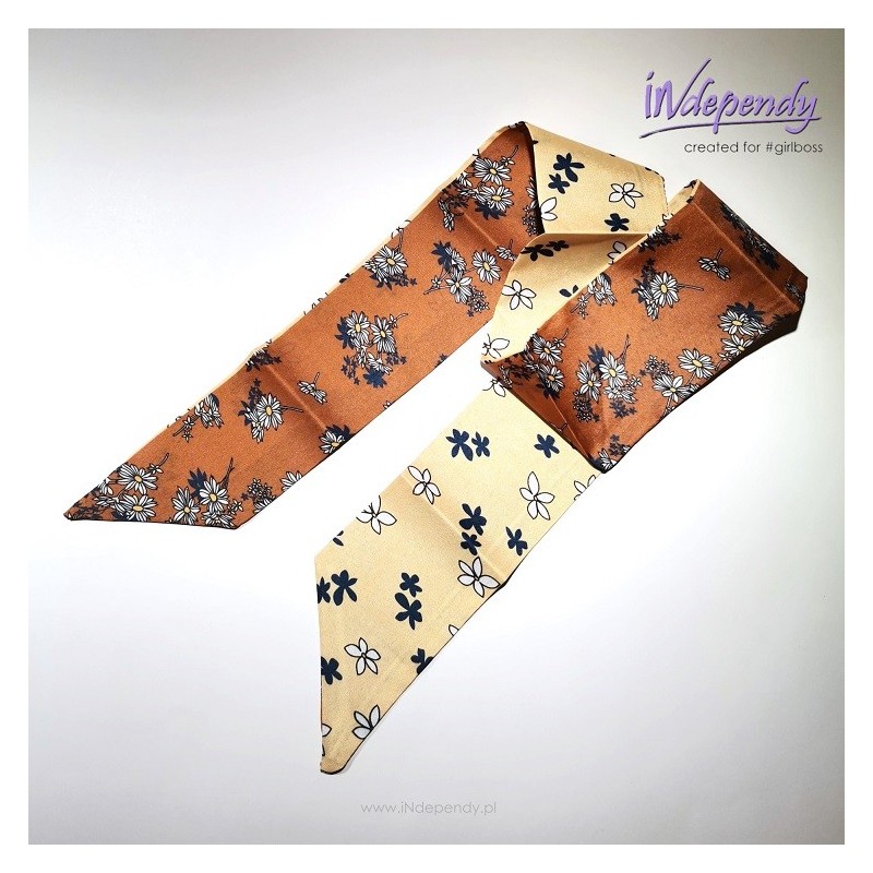 Satynowa gawroszka damska dwustronna – kwiatowy szaliczek