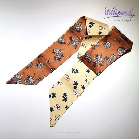 Satynowa gawroszka damska dwustronna – kwiatowy szaliczek